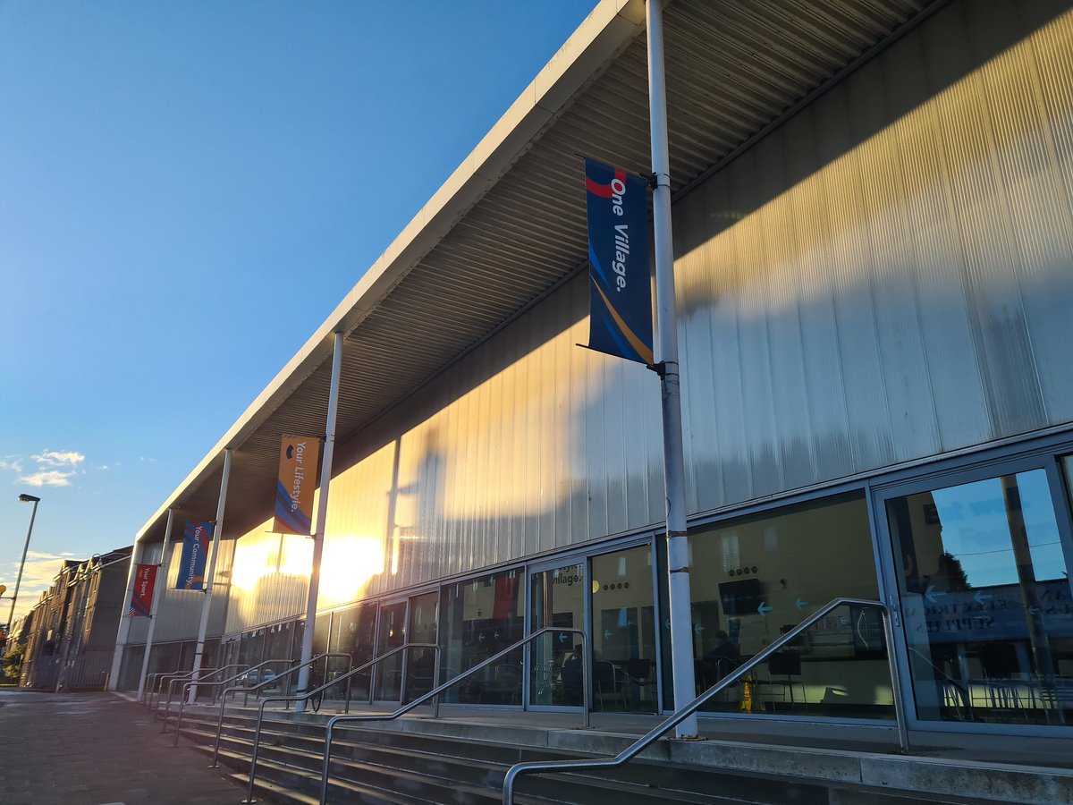 AscoltaCL's tweet photo. A fine evening at Aberdeen Sports Village! The start of our October break and the last of our interviews for our coaching placements for RGU Students.
Looking forward to working with some more young coaches as we start Block Ten in November!
⚽️🏴
#EverythingIsPractice https://t.co/vh1jGcqaEZ