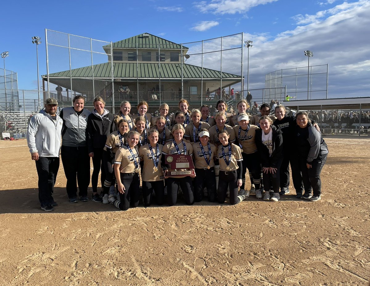 nsaahome's tweet photo. Congratulations Northwest High School – the 2022 NSAA Class B State Softball champions! #nebpreps https://t.co/hNE45EcHZ8