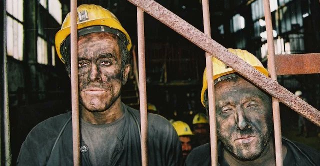 Bartın'da yaşanan kaza değildir. Öngörülebilen bir durumda olan şeye kaza denmez! 
Sayıştay raporlarında üretim derinliğinin -300 metreye ulaştığını;
Çalışılan damarlarda gaz içeriklerinin yüksek olduğunu, ani gaz degajı ve grizu patlama riski artıyor diyor!