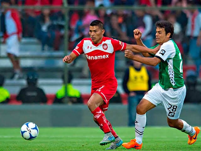 PaseDeGooooool's tweet photo. 🗓️ El 14 de octubre de 2006 Moisés Velasco debutó en primera división en un partido entre su entonces equipo Toluca 🆚️ Atlante, el mexicano 🇲🇽 conquistó 🏆🏆🏆 Ligas MX (2 con Toluca 👹 y 1 con América 🦅), además de 🏆 CONCACAF Liga de Campeones con los azulcremas https://t.co/R5rjgTP1WC