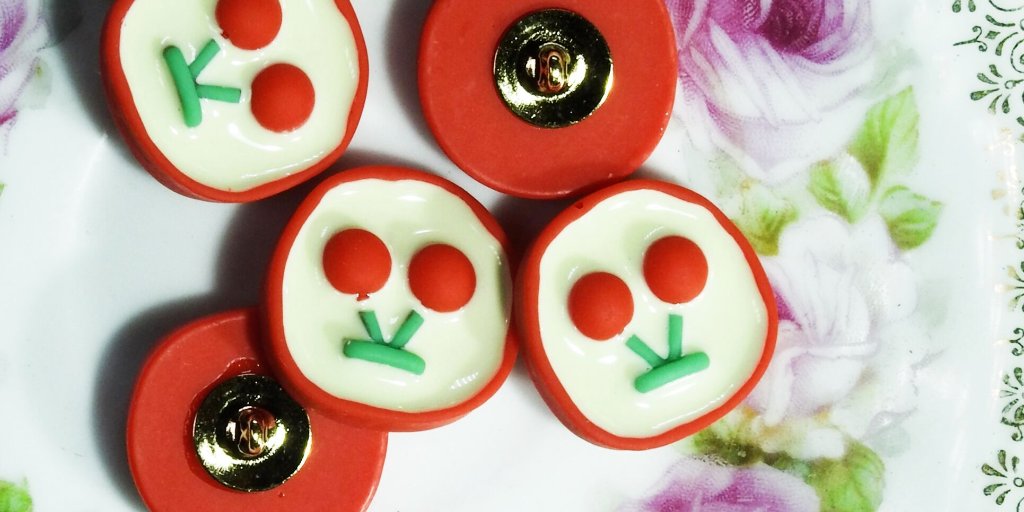 zazavintageboho's tweet image. CHERRY FRUIT NOVELTY  BUTTONS

#fancybuttons
#fancybuttonsforladiessuits
#decorativebuttons⭐
#coutureshow
#coutureresale
#couturemaison
#sancouture
#jpeuxpasjaicouture