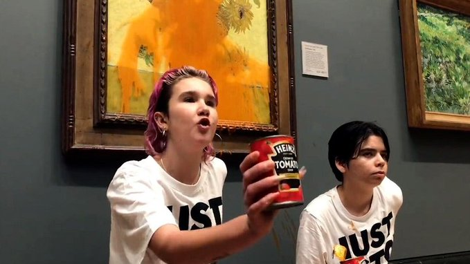ECOWARRIORSS's tweet photo. A media that give oceans of attention to a few people throwing some soup on a piece of glass and barely mentions wipe out of 70% of wildlife in just 50 years shows us who the real fanatics are and how out of touch they are with reality as Earth as a livable planet dies https://t.co/e7QUBHJPTR