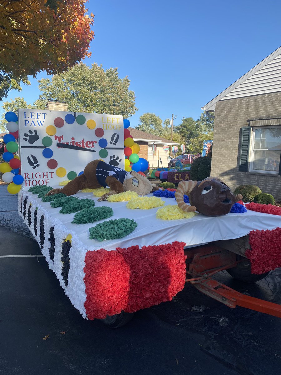 Mrs_ThompsonRHS's tweet photo. Great job, Class of 2024!! @rossclassof24 https://t.co/gkKN0Y0bBN