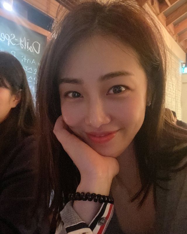 moli520tan's tweet photo. Tomorrow is the weekend, any plans? https://t.co/BD30yIOvcb
