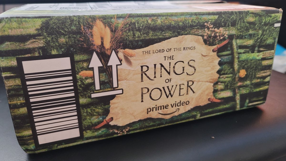 URCommonSense's tweet photo. @disparutoo They are spending HUGE money to advertise on their packages. This is NOT cheap. Custom Tape, Custom Printed Boxes, the whole package covered. Amazing. #RIPROP #RingsOfPrime https://t.co/21YNYcPscr