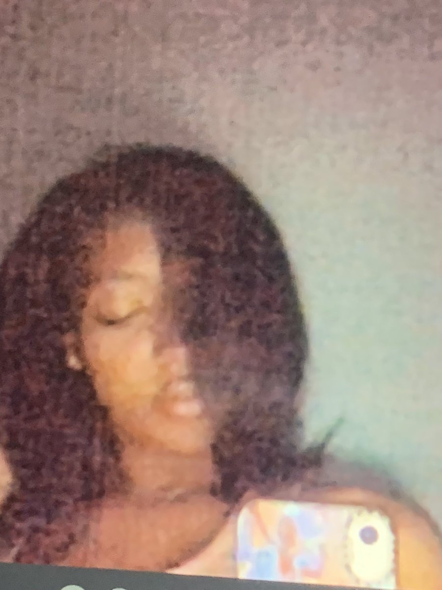 cheyinfinityy's tweet photo. these give 90’s r&amp;b singer or i’m bugging? https://t.co/2YUiFgKATT
