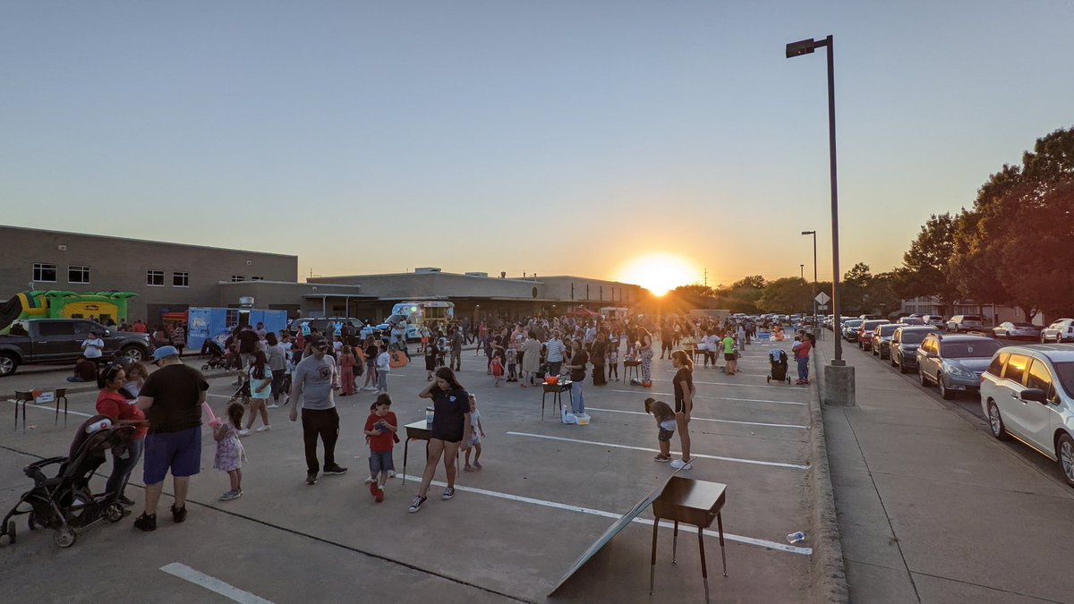 Hodge Elementary tweet media