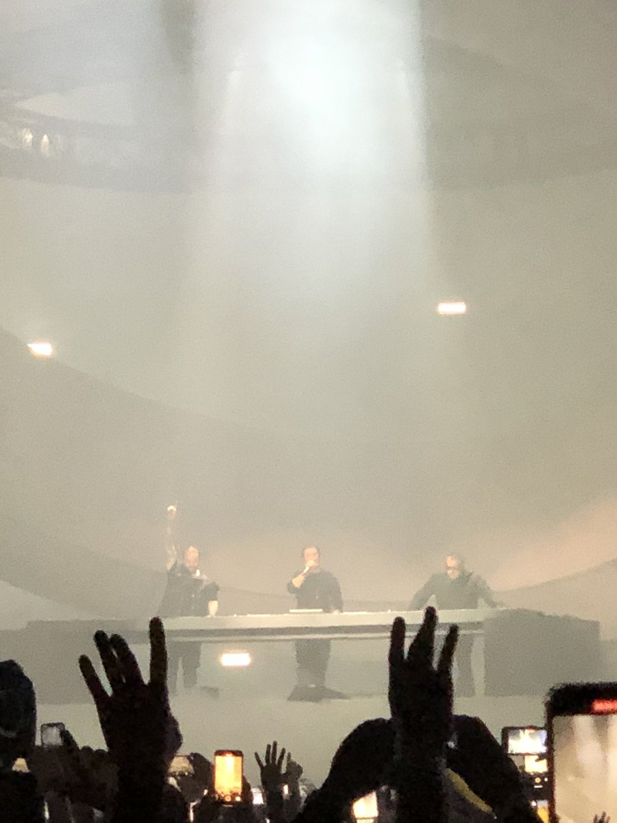 ionhenaresg's tweet photo. Gracias por esta noche ❤️❤️❤️

@swedishousemfia https://t.co/KFlMWpCDlz