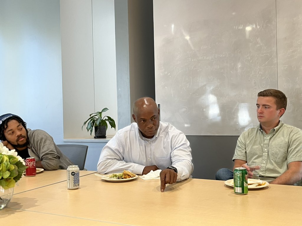PennEngGrad's tweet photo. Associate Deans at Penn Engineering teamed up with the Office of Diversity, Equity and Inclusion to host an event for new URM graduate students on the importance of developing advisor/advisee relationships. #PennEngineering #UPenn #EngineeringMasters https://t.co/CP3Aw607ke