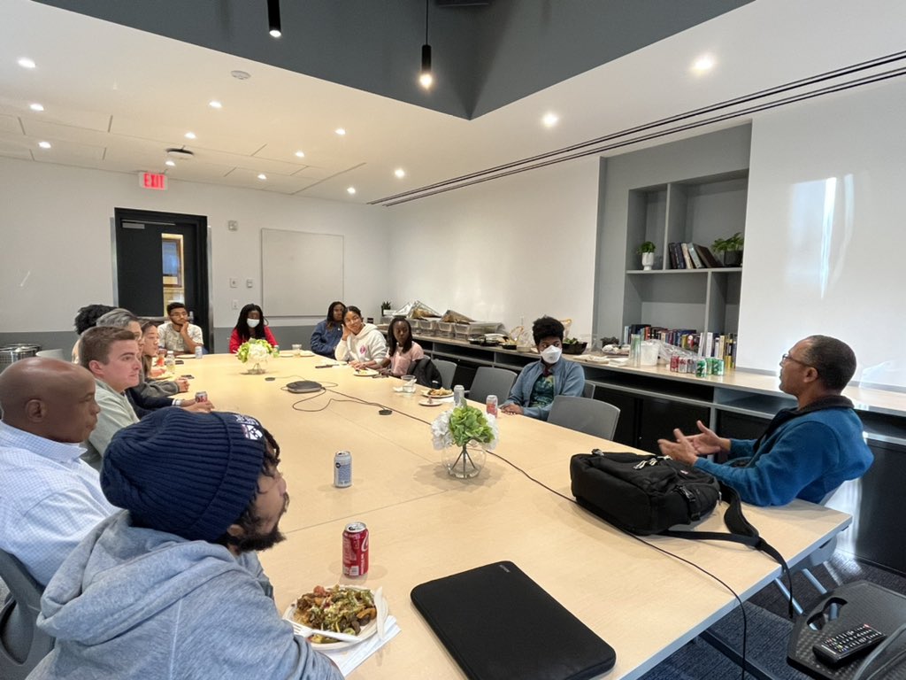 PennEngGrad's tweet photo. Associate Deans at Penn Engineering teamed up with the Office of Diversity, Equity and Inclusion to host an event for new URM graduate students on the importance of developing advisor/advisee relationships. #PennEngineering #UPenn #EngineeringMasters https://t.co/CP3Aw607ke