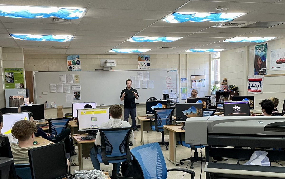 BCcte's tweet photo. Thanks to Coding &amp; Programming alumni, Eric Lucy who spoke to the current class today about his college experiences at @rappahannock &amp; @VCU https://t.co/vR0ZsNDwyU
