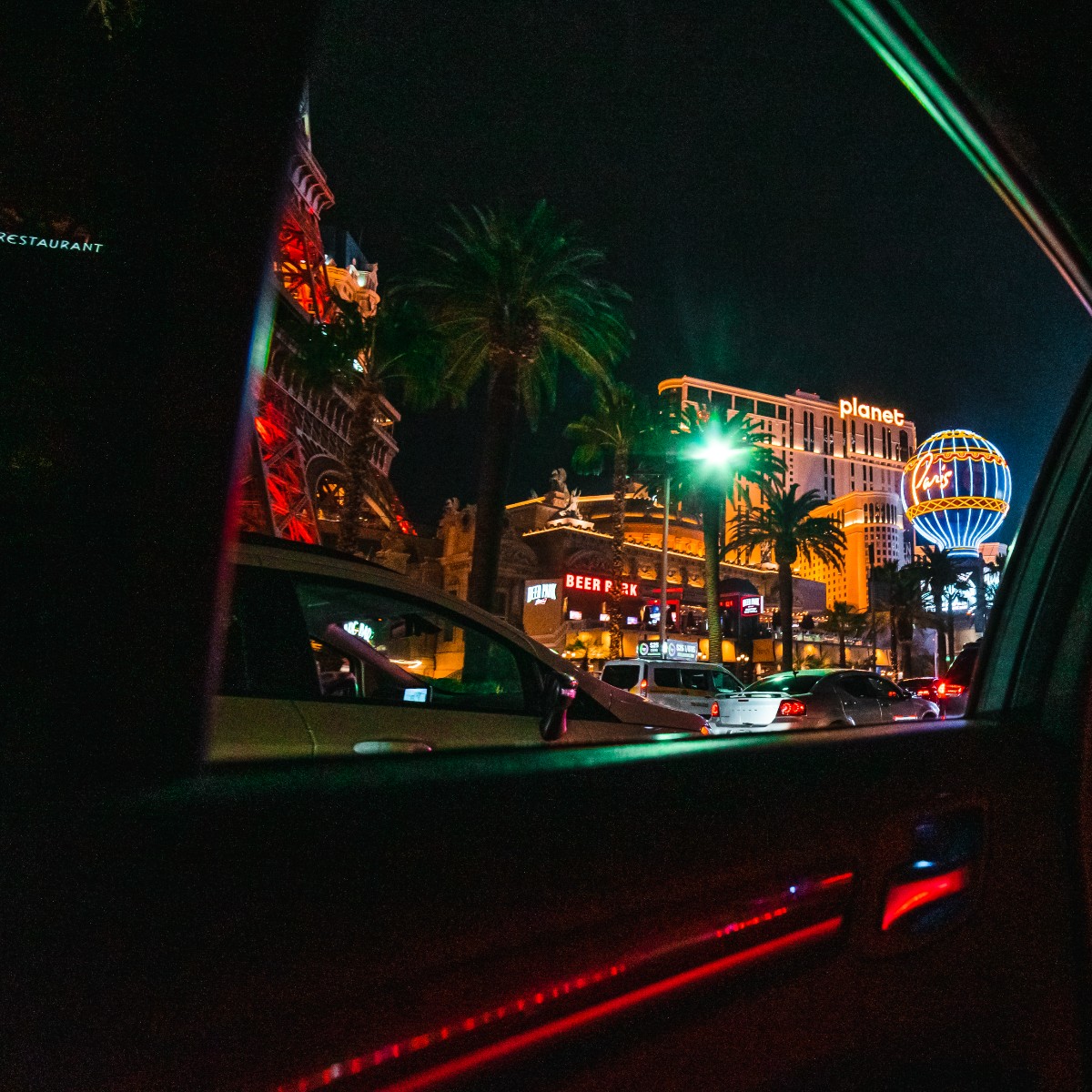 belllimolv's tweet photo. Catch us on the Strip for our best angle!😎
#NoFilter #NoBadAngles #StripLV #BellLimoLV #NightLife #BrightLights #DowntownLV #VegasLife #Cruising #Style https://t.co/oGXoE5nr2j