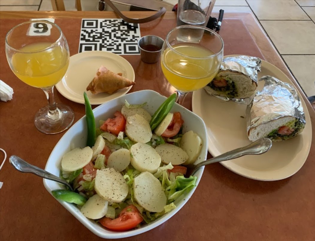 Who else is craving some delicious Ethiopian food? We are! 🤩