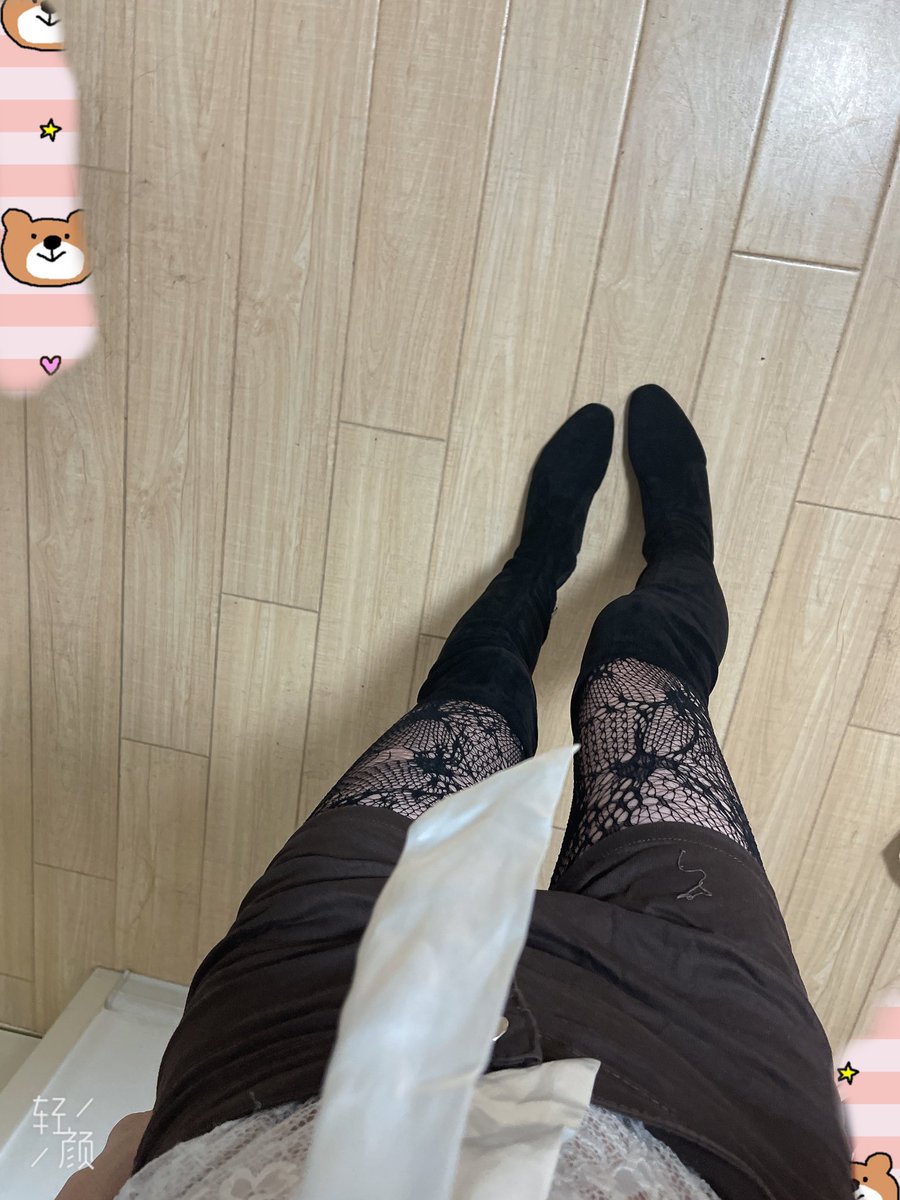 TsXYDRB's tweet photo. 深夜emo中，没有假发，不敢伪街，另外我发现自己越来越丑了，咋办，每次想退圈都是因为觉得自己又老又丑，唯一的好事是最近瘦了，不过代价是，肠胃不适 #上海ts #北京cd #上海cd #tscd #人妖 #北京ts #青岛ts #男娘 #广东ts #偽娘 #青岛cd #女装大佬 https://t.co/RegujFCjdn