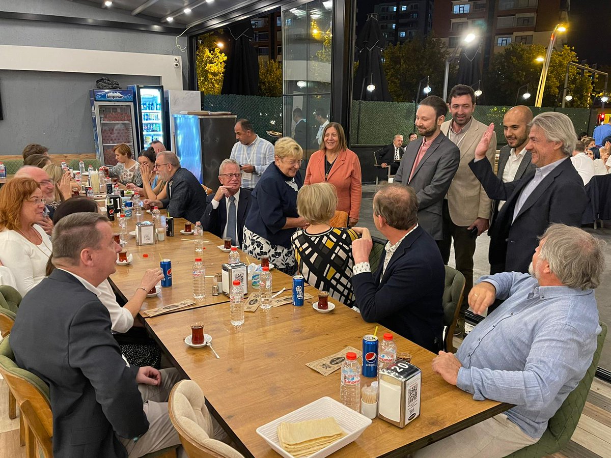 congressonepid1's tweet photo. Kongremizin kapanış yemeğinde sayın bakan yardımcımız teşrif etti.İlgisi için kendisine teşekkür ederiz. https://t.co/kmUYDF8O3b