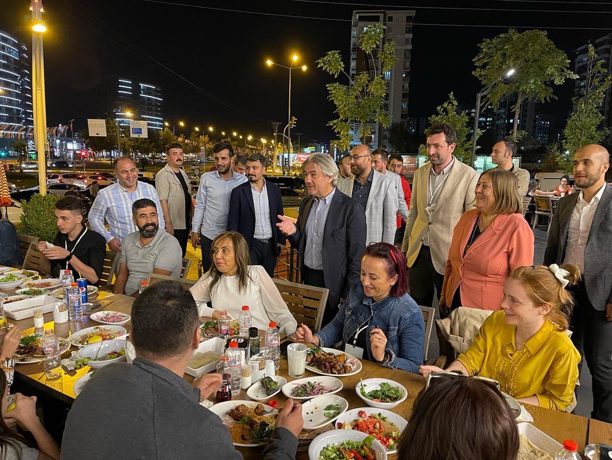 congressonepid1's tweet photo. Kongremizin kapanış yemeğinde sayın bakan yardımcımız teşrif etti.İlgisi için kendisine teşekkür ederiz. https://t.co/kmUYDF8O3b