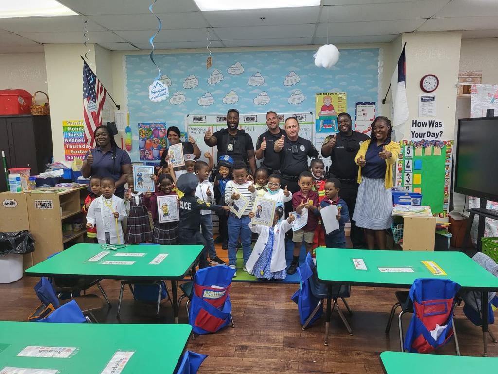 Job well done by the Miami Gardens Police Department at Pentab Career Day! 👏🏾👏🏾👏🏾👏🏾👏🏾