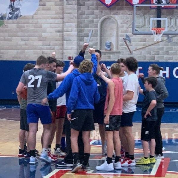 boys_holmes's tweet photo. Great morning of breakfast club again! Great to have kids and parents that get up early to get after it and put work in! Love it! Shout out again to Jitters for the amazing donuts! #whbreakfastclub #werebettertogether https://t.co/TfG3ZaYh1t