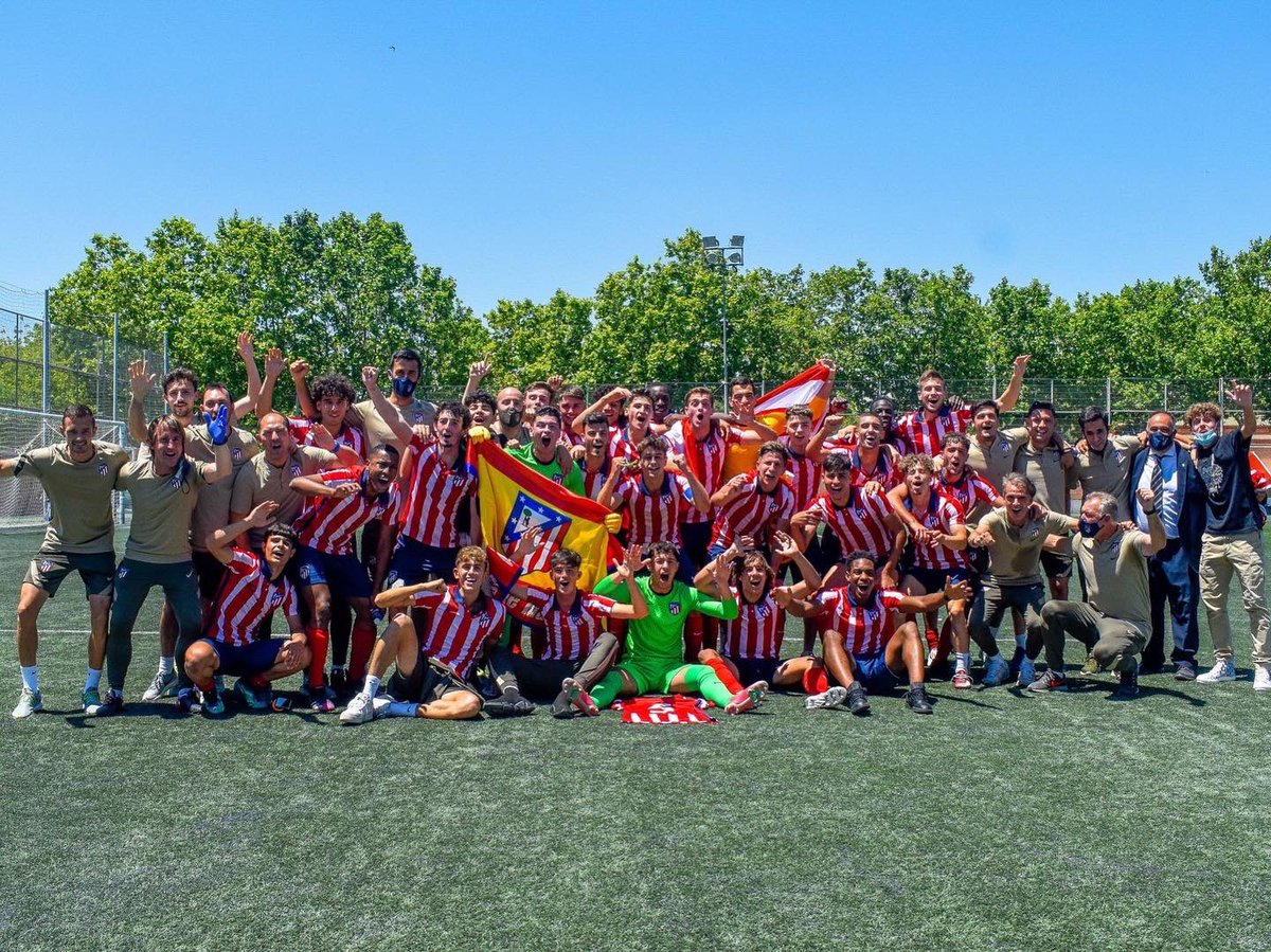 PacoUrdiain's tweet photo. He tenido el privilegio de aprender y mejorar cada día a nivel profesional, ha sido una suerte. 
Os deseo todo lo mejor.

⚪️🔴 https://t.co/Q44MbK97Hj