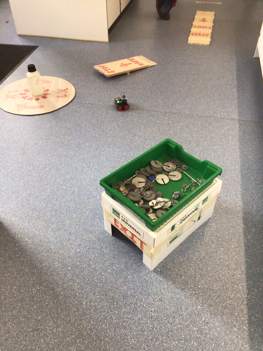 RendcombScience's tweet photo. Robotics after-school club is going well! Huge thanks to the head technician for getting this off the ground. @RendcombCollege #smars #arduino #robotics #cocurricular #techognition https://t.co/Ss7m1oeZf9