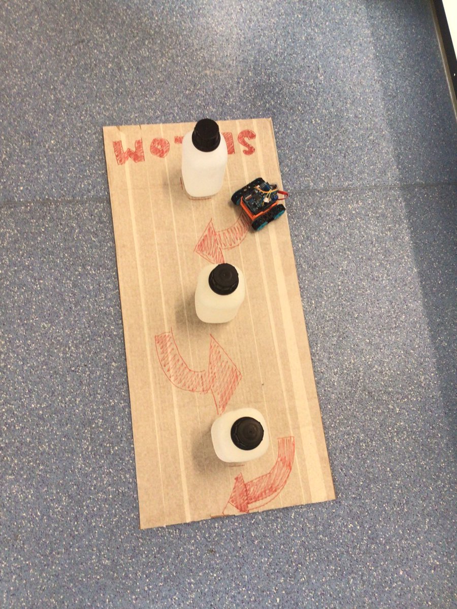 RendcombScience's tweet photo. Robotics after-school club is going well! Huge thanks to the head technician for getting this off the ground. @RendcombCollege #smars #arduino #robotics #cocurricular #techognition https://t.co/Ss7m1oeZf9