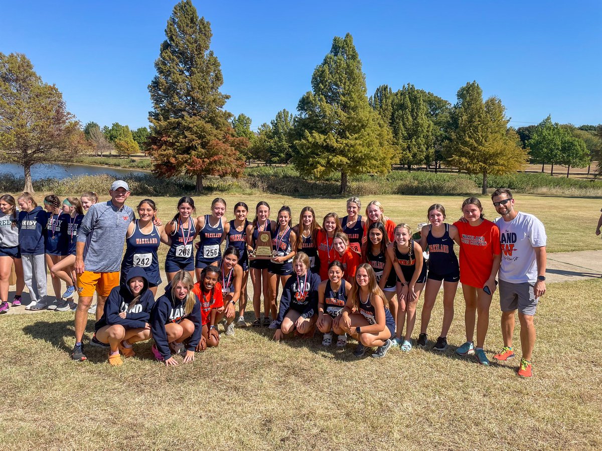 wakelandrunning's tweet photo. Congrats to everyone who competed and shoutout to both our varsity teams for advancing to Regionals on Tuesday (10/25) https://t.co/YWugucYQ0k