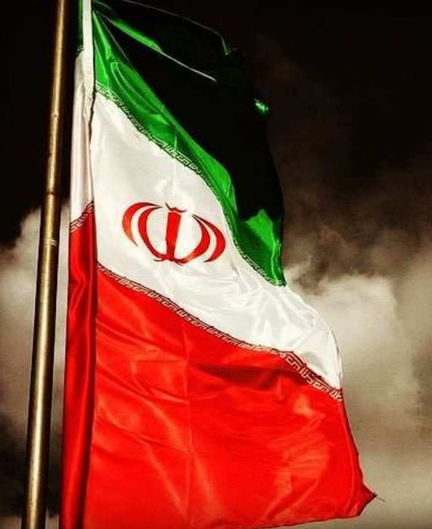 seyedeh_1's tweet image. مرگا به من که با پر طاووس عالَمی
یک موی گربه وطنم را عوض کُنم
#الله_أكبر
#لبیک_یاخامنه_ای
برای ایران قوی و متحد
برای خون های ریخته شده شهدا که این پرچم برافراز بماند
برای حاج قاسم