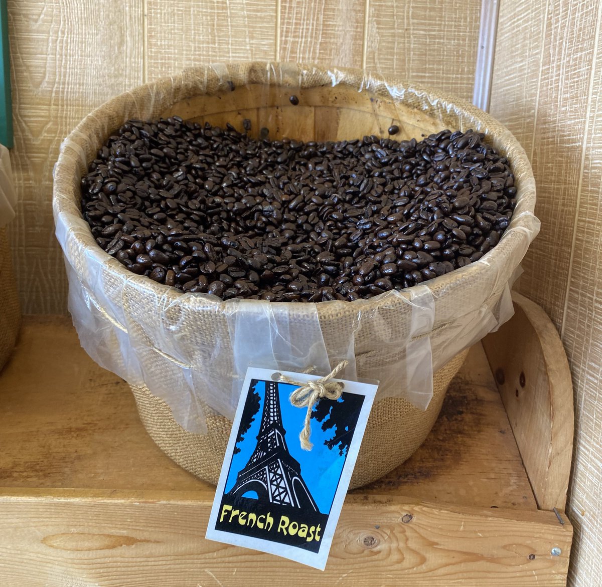CoffeeKafia's tweet photo. Here's our French Roast!

It's Dark, full body with nutty flavours.

Who's tried it before?

#ottawalocalbusiness #ottawa #ottawasmallbusinesses #ottawalocal #bestottawacoffee #ottawalife #ottawacoffeelovers #ottawasmallbusiness #coffeeottawa #ottawacoffee #OttawaLocalBusiness https://t.co/kp7jnIkrx3