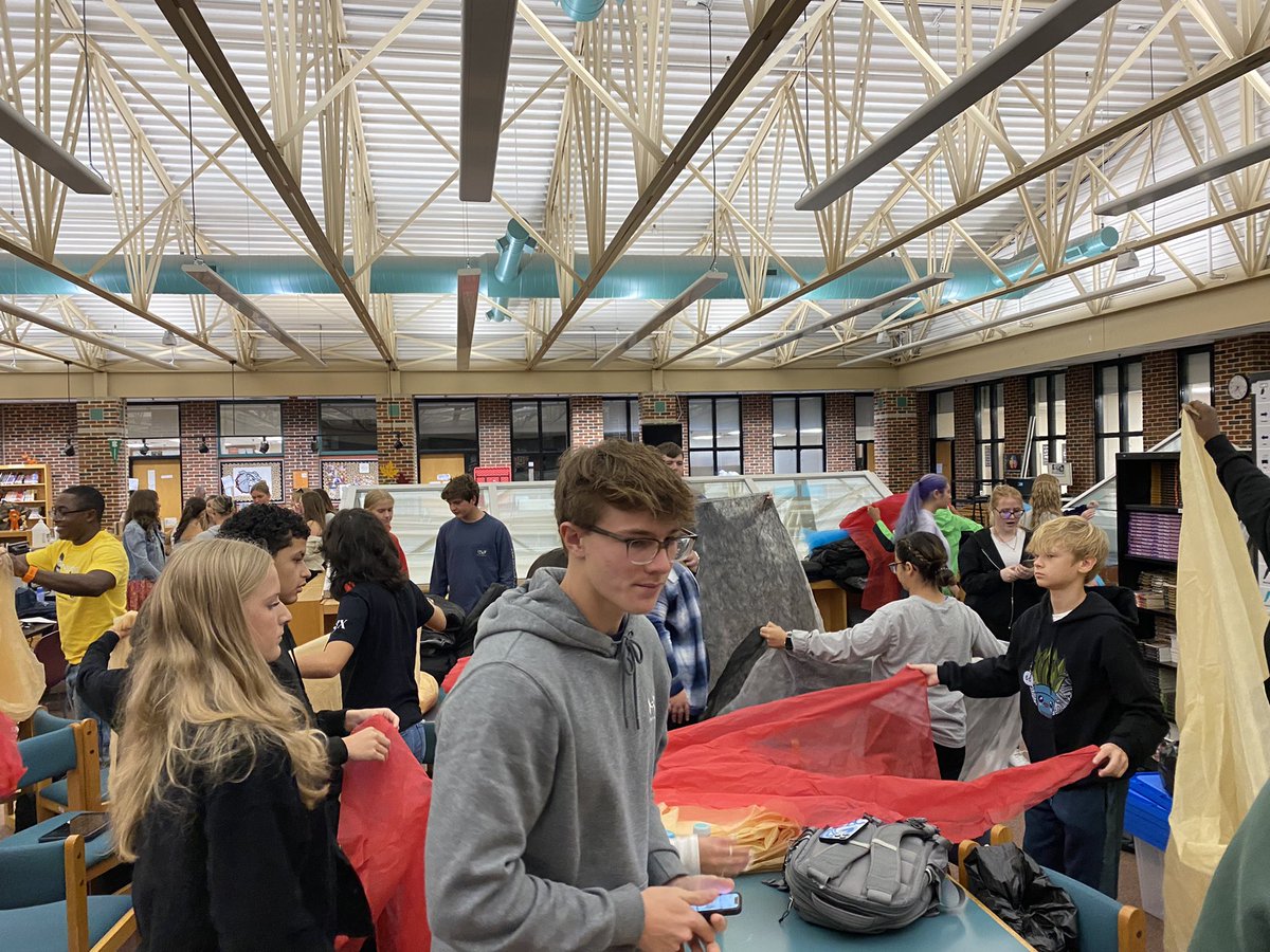 rhonda_foreman's tweet photo. @MHS_Bulldog_SCA  was busy this week folding and organizing all of the gossamer from HOCO 2022. #teamwork @MHSTrentSherman @chloe_thomas31 https://t.co/HMrSug1dVG