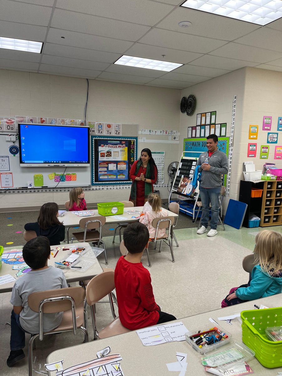 RVSDPanthers's tweet photo. Saltsburg Elementary School welcomed teachers from IUP's Fulbright Distinguished Awards in Teaching Program. Students were excited to learn about different countries and cultures! The scholars also had the opportunity to try the @SMALLab learning experience. #fulbright #IUP https://t.co/jRgGubGLfU