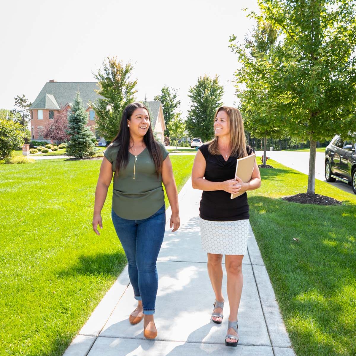 ReneeEgnatz's tweet photo. With my knowledge of the Schererville area, finding the perfect home with my help will be a breeze! #McCollyRealEstate #ResultsThatMoveYou #RealEstate #NWIRealEstate #ReneeEgnatz #HouseHunting #DreamHome #Luxury #NewHome #House #HomeSweetHome #RealtorsofInstagram #OpenHouse https://t.co/krFiz9USNH