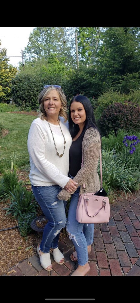 _cheykelley's tweet photo. Happy Birthday to my literal best friend 💛 thanks for answering my 30 phone calls a day &amp; being the best momma in the world. I love you so much, XOXO @Shannon_b44 https://t.co/XaPGyfnwiz