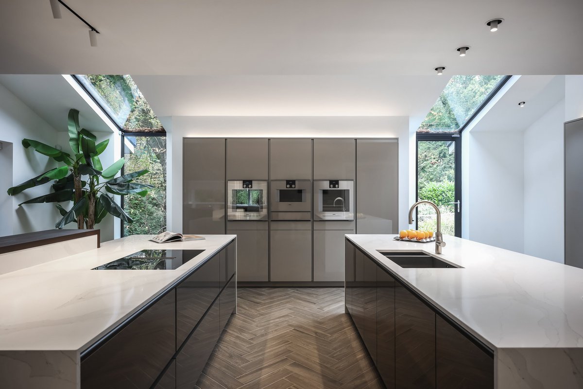 Symmetry at it's best.

When it comes to #kitchens #thereisnoseriousalternative it has to be Stuart Frazer