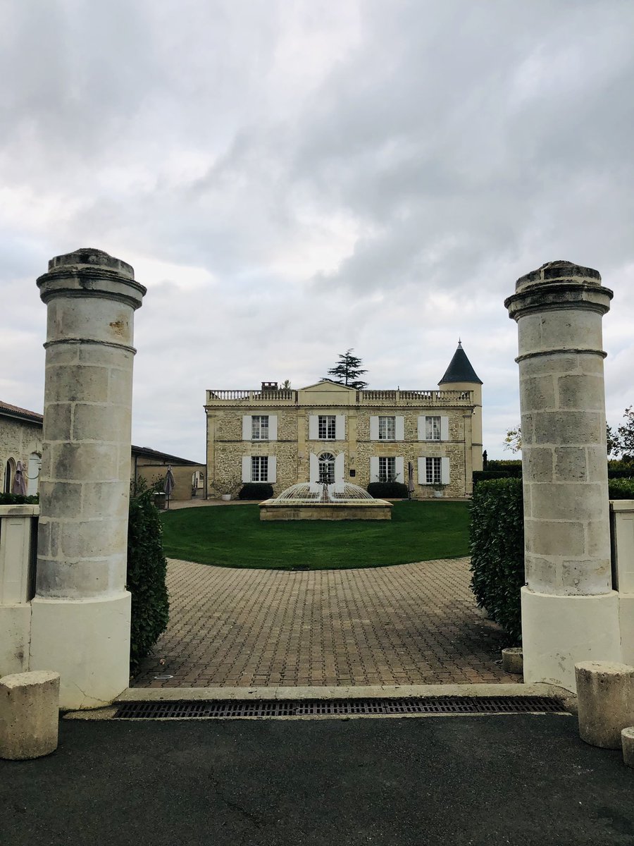 Belle et prestigieuse soirée de gala en clôture de ce 81ème congrès des dirigeants territoriaux au Château Lafitte
#Territorialis #sndgct