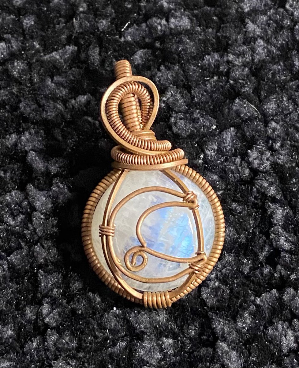lunarfairywraps's tweet photo. rainbow moonstone🌙 
$45 https://t.co/KklVvGgbRs