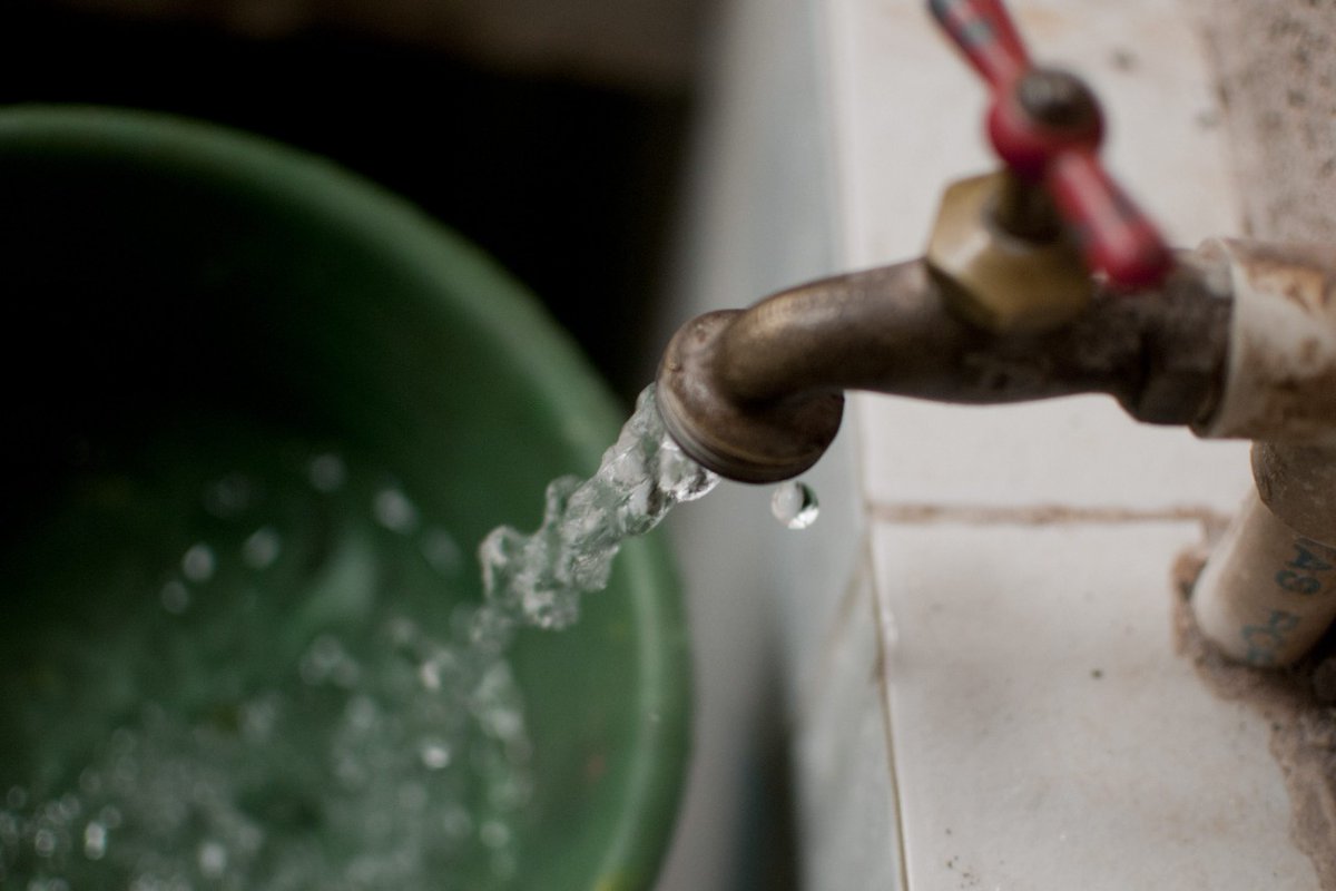 AgenciaComBA's tweet photo. 💧 #TarifasDeAgua: Ya está disponible el nuevo registro para mantener los subsidios de las Tarifas de Agua
Se habilitó el formulario para que las y los usuarios puedan hacer el registro online y continuar recibiendo los subsidios. https://t.co/XKtHDwnAhc
#RENACOM #Subsidios https://t.co/6mMH4pK9bl