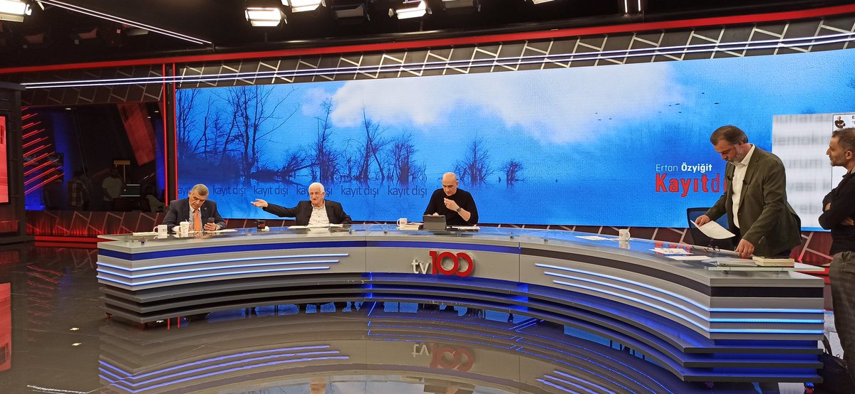 savastulgar's tweet photo. @nazifgurdogan ve Dursun Ali Yaz tv100 de @ErtanOzyigit ile #kayitdisi programında canlı yayında https://t.co/BSelx2vaYK