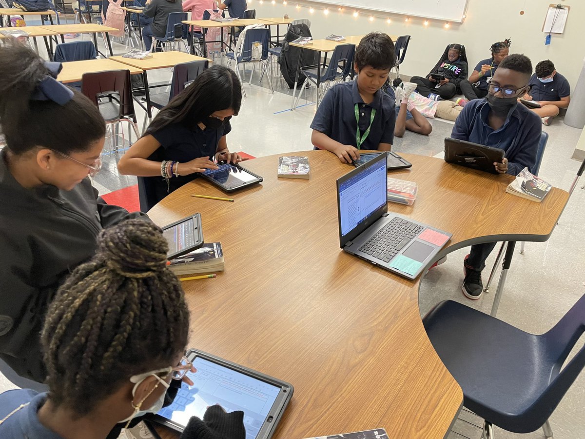 iconoclastedu's tweet photo. We are DEEP in #CharacterConnections @SamhoustonMS while reading the novel #FreakTheMighty! #RLAInAction #IrvingISD https://t.co/kOWp2mtWtg