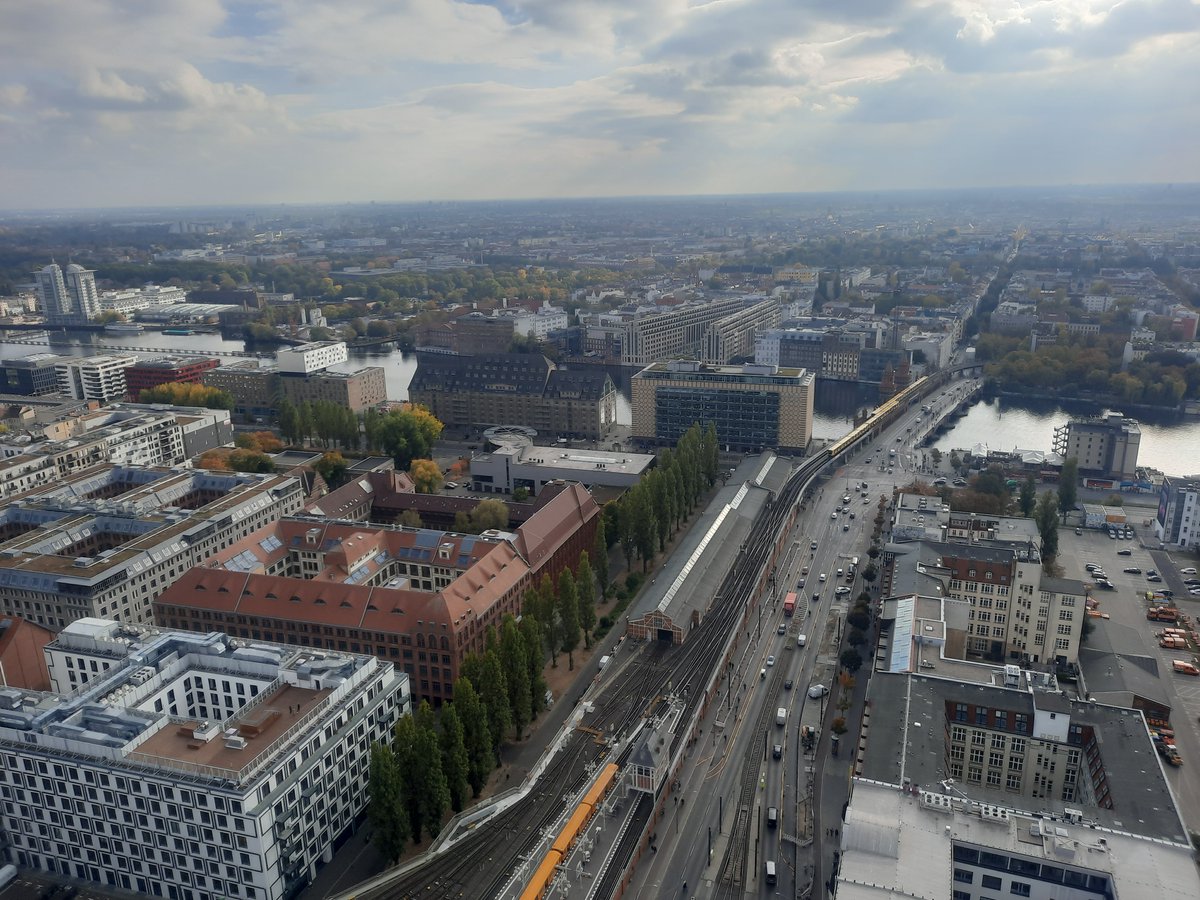 MarvinBrumme's tweet photo. Baustellenbegehung am #EdgeTower Warschauer Str. 31 Eatge
Der Ausblick über Berlin war Mega!
#DieHaupstadt
#HBSC https://t.co/0VfLNgxv5D