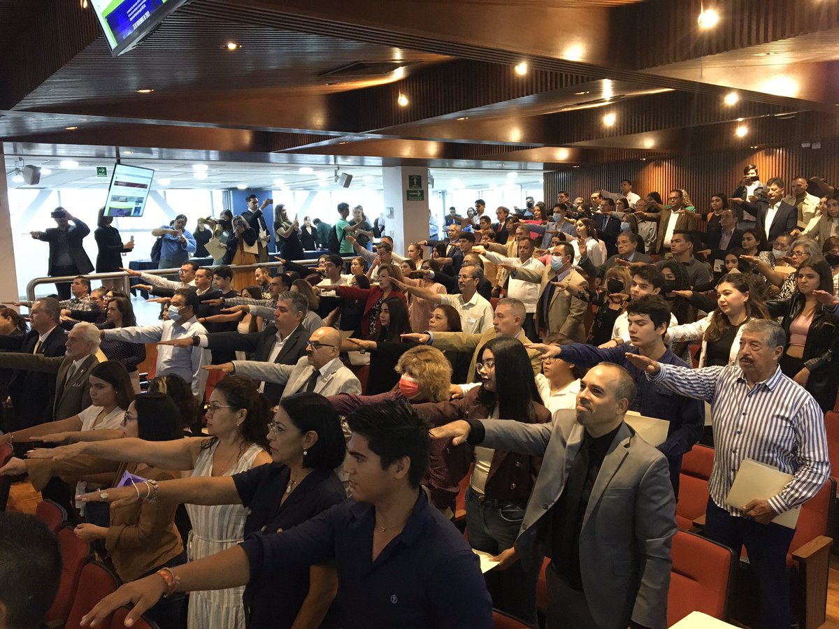 sems_udg's tweet photo. En sesión de Consejo Universitario de Educación Media Superior, #CUEMS, consecutiva, los consejeros entrantes para el periodo 2022-2023 tomaron protesta como representantes de sus comunidades ante el máximo órgano de gobierno del SEMS de la UdeG.

#SomosSEMS #PrepaUDG #AlMomento. https://t.co/MPKE7cJ1fE