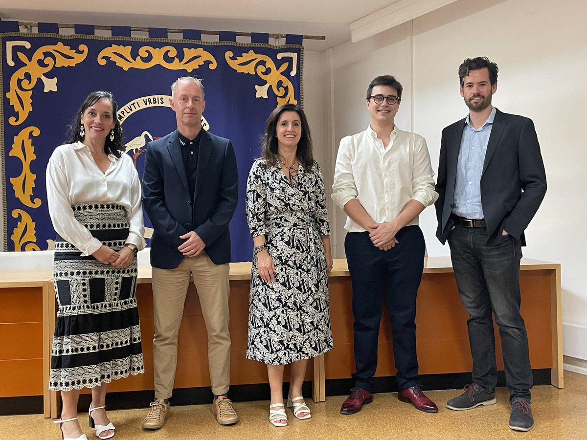 MartaEGMosquera's tweet photo. Huge congrats to the new Doctor @MPalenChem for his fantastic PhD defense! And many thanks to @KLEIJ_ICIQ, @FerVChem and Vanessa Tabernero for a fantastic chemistry discussion #proudsupervisor @UAHes @IQAR_UAH https://t.co/ZNh9pLLm2C