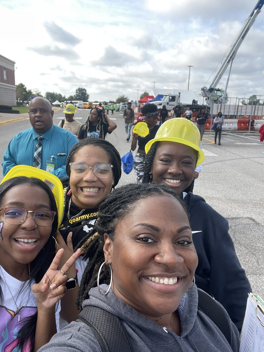CounselorCraft's tweet photo. @westalchamber @worldsofwork Truly put on a fantastic event!! I think I enjoyed more than the students! @TCSBoardofEd @GoCHSFalcons https://t.co/m7WshqRMcH