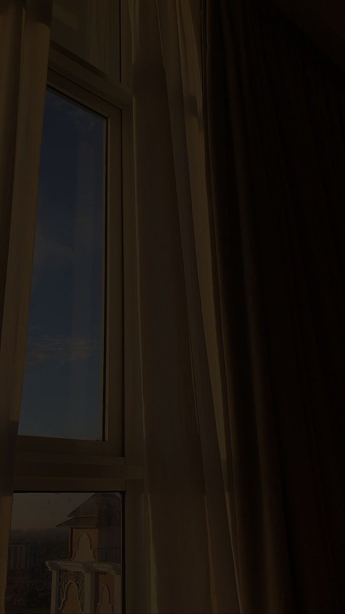 أعتقد أن الإنسان حينما يقع في حُب الشخص المُناسب
سيستطيع مُسامحة جميع مَن أَذوه وأَحرَقوا قلبه؛
لأنه حينها سيقول:
ما حاجتي بالعالم وعالَمي هُنا بين ذراعيَّ؟
-