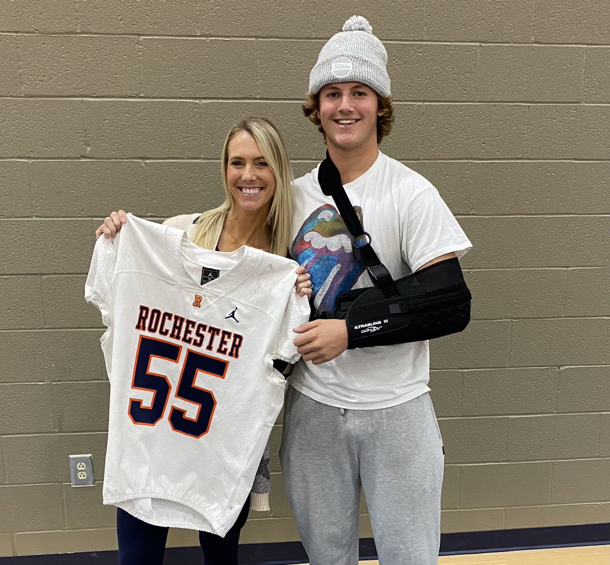 Lindsay Schneider tweet media