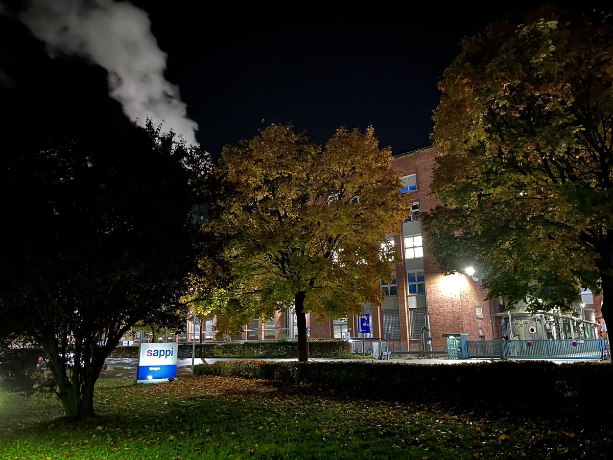 ANDREPHMUELLER's tweet photo. Abendliche Grüße aus #Ehingen❗️Ihnen und Euch allen ein erholsames #Wochenende❗️👋🏽👋🏼 \ @SappiEurope \ @Papierverband \ @Papierzentrum \ @Papierfabriken \ #DIE_PAPIERINDUSTRIE \ #Papierindustrie \ #Zellstoffindustrie \ #Papier \ #Bioökonomie \ #Nachhaltigkeit ♻️ \ #Sustainability https://t.co/faD2v1UuBs