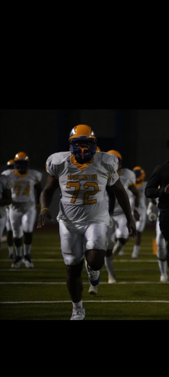 darrius_lavigne's tweet photo. Grateful to receive my first offer from Bakersfield college!!! @coachknox2 @BookerEagles https://t.co/ixbpEbSANK