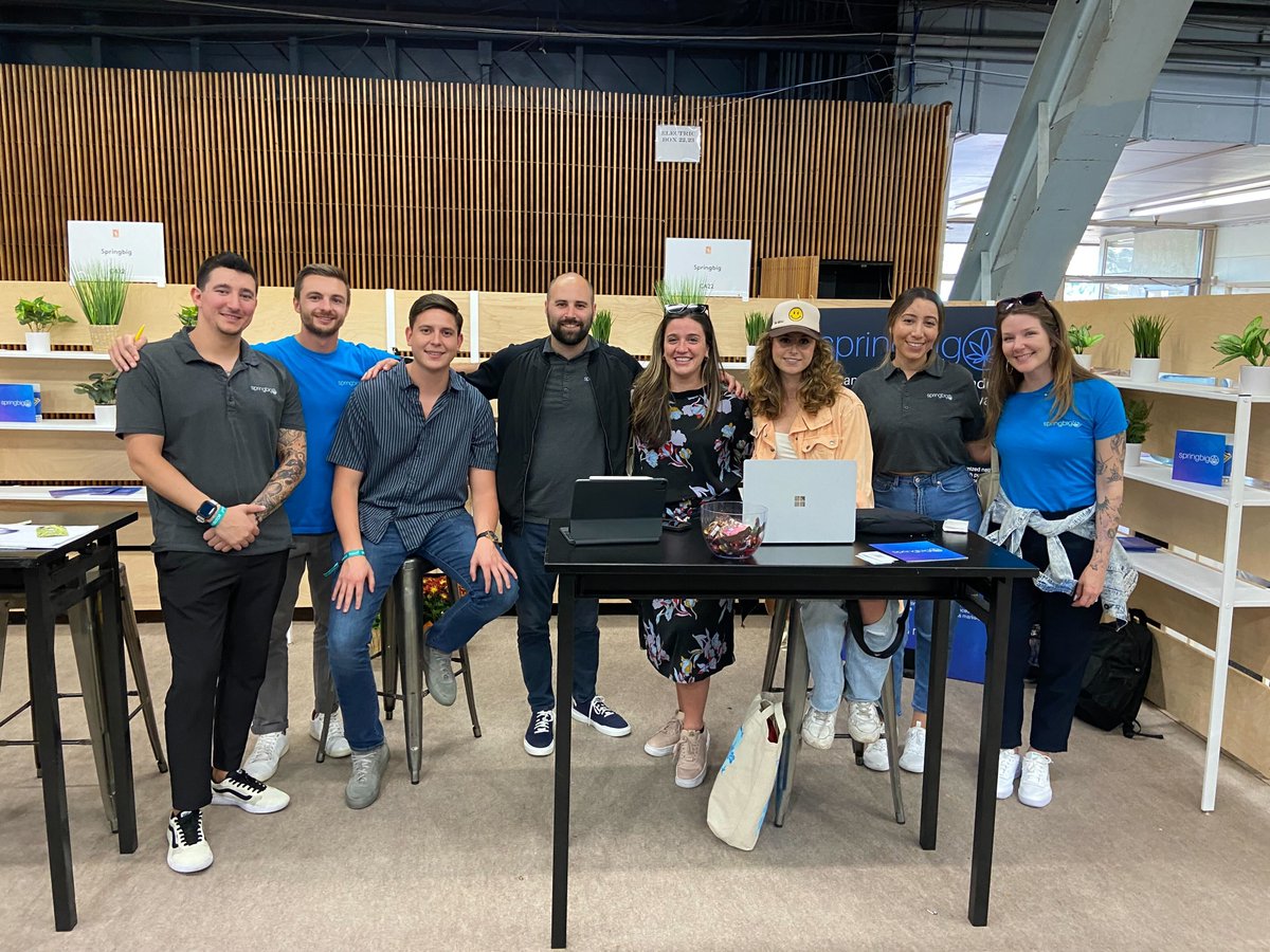 SpringBIG's tweet image. Our team recently attended @HallofFlowers_ and we had such an awesome time meeting and connecting with everyone there. We got to check out and network with some of our favorite brands! Can&apos;t wait till next year! 🤩 💙 🌿

#springbig #hof #cannabis #cannabisindustry #HallofFlowers