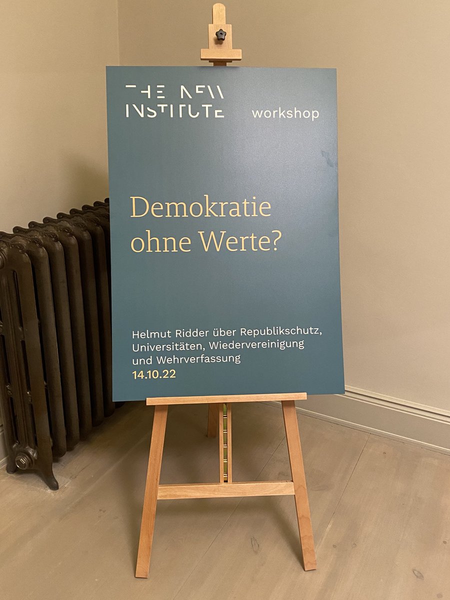kemmereralex's tweet photo. Nochmal über Ridder reden. Diesmal mit Fokus auf katholische Friedensbewegung - und #NationaleSicherheitsstrategie. Ein lehrreicher Diskussionstag. Dank an ⁦@IsabelFeichtner⁩, Tim Wihl und ⁦@TheNewInstitute⁩. https://t.co/p6eeW0mKWI