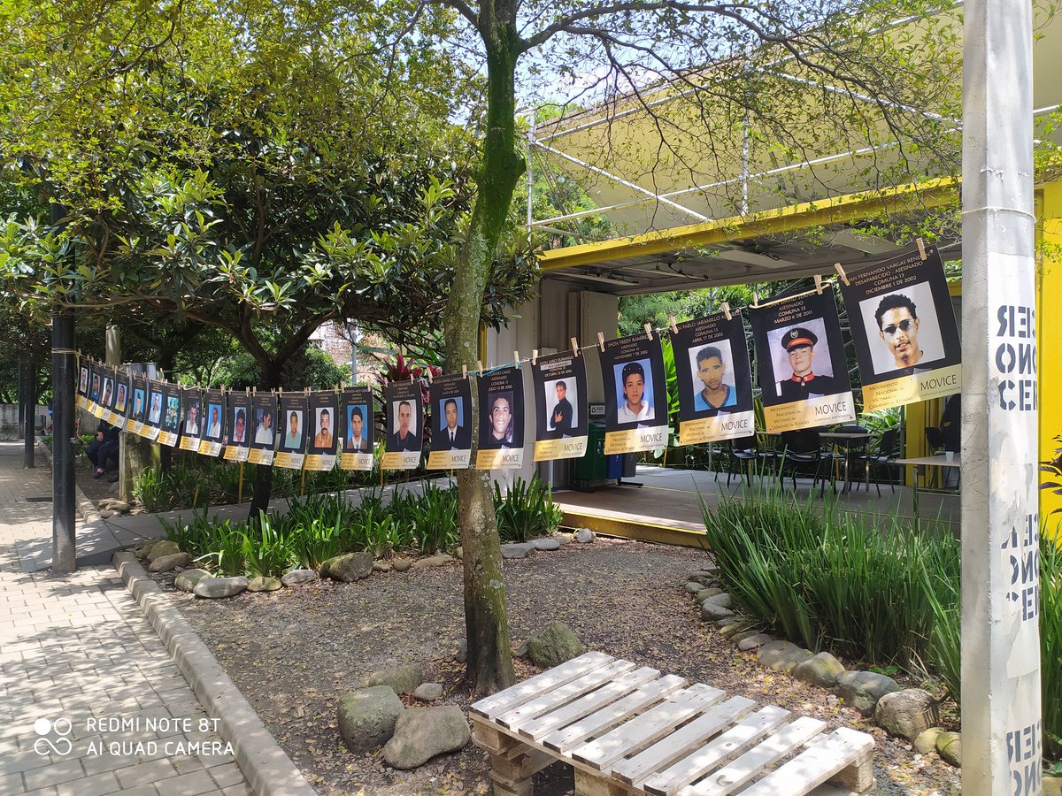 DiegoHD42501510's tweet photo. 20 años después, las víctimas de la comuna 13 de Medellín siguen resistiendo desde la memoria y pidiendo "No Olvidar"...
#OperacionOrionNuncaMas https://t.co/MmdO8EyXJI