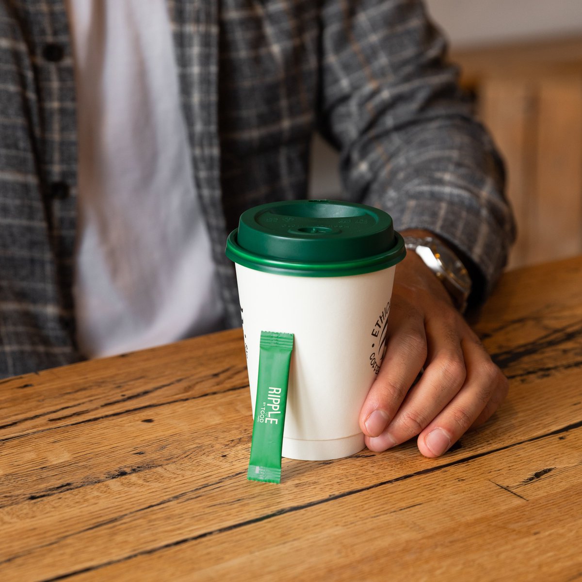get_ripple's tweet photo. Sweater weather means it's time to #JustAddRipple to our favourite hot beverages (is it basic if we love a PSL? 😂)  

What's your go-to fall drink when you're feeling extra cozy? ☕️👇 https://t.co/aHVcRyGN9Z